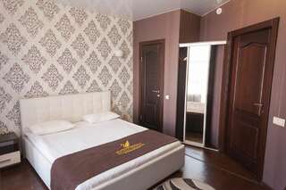 Гостиница Роял Отель Новокузнецк  Двухместный номер с 1 кроватью и собственной ванной комнатой-2